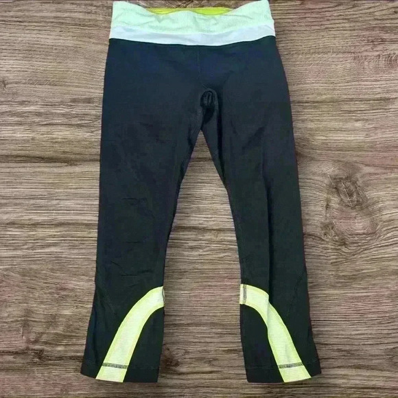 Lululemon Inspire Crop II legging’s size 4 - Picture 1 of 9